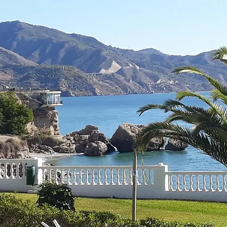 Palmeras 15 - 2 Bedroom With Pool - Lual Nerja